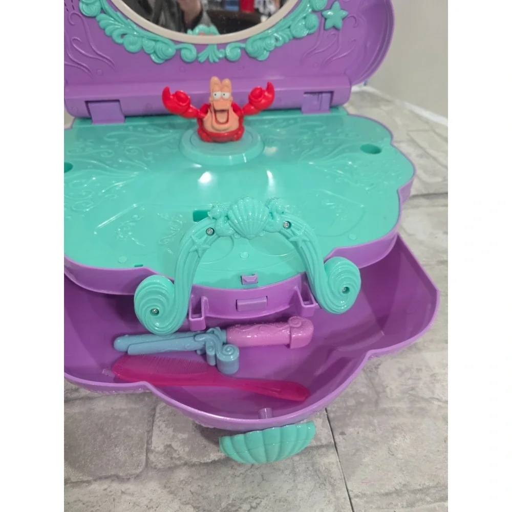 Disney Little Mermaid Princess Ariel Music Lights Portable Vanity VIDEO Comb